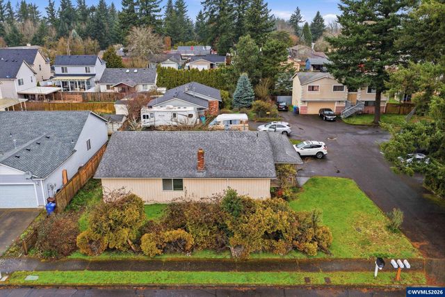 18501 SE Lincoln St, Portland, OR 97233