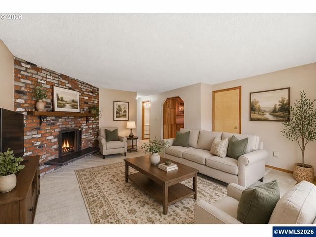 18501 SE Lincoln St, Portland, OR 97233