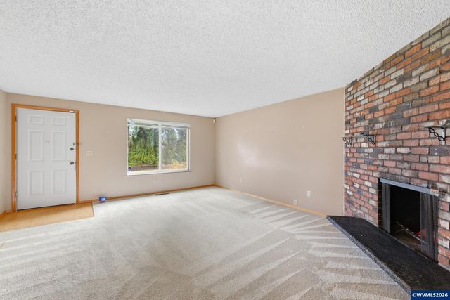18501 SE Lincoln St, Portland, OR 97233
