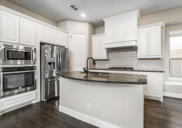 5215 Wakefield Drive, Irving, TX 75038