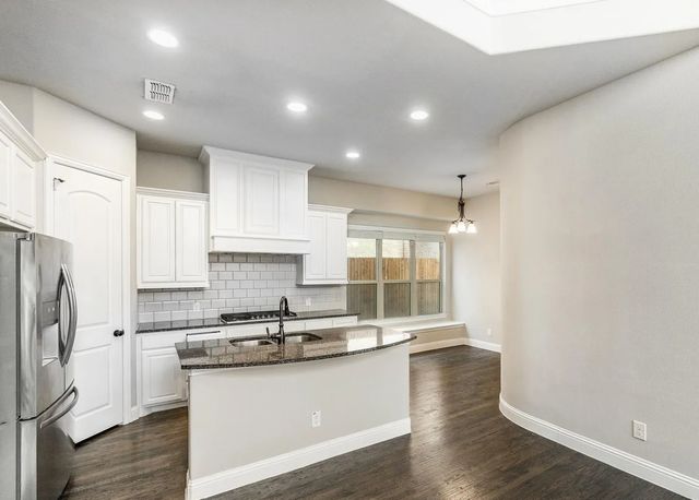 5215 Wakefield Drive, Irving, TX 75038