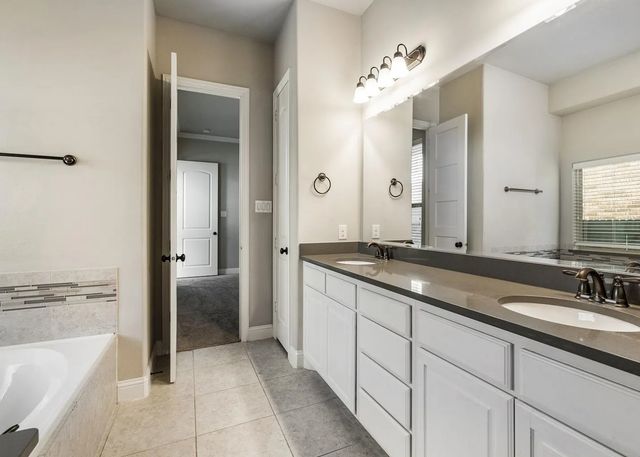 5215 Wakefield Drive, Irving, TX 75038