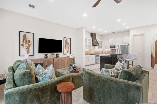 205 Hubbard St Apt 2, San Antonio, TX 78209