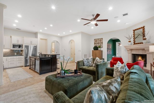 205 Hubbard St Apt 2, San Antonio, TX 78209