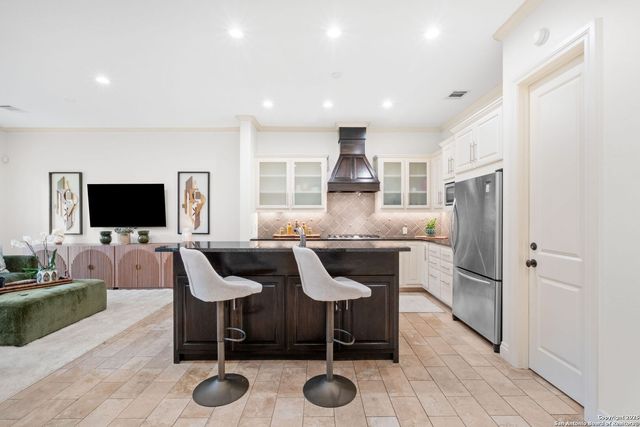 205 Hubbard St Apt 2, San Antonio, TX 78209