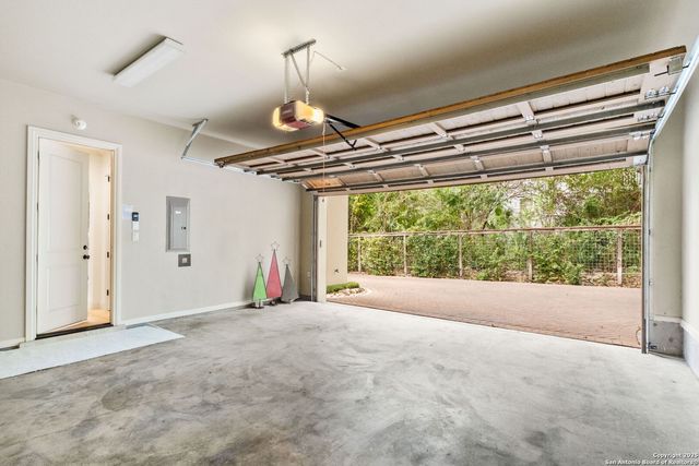 205 Hubbard St Apt 2, San Antonio, TX 78209