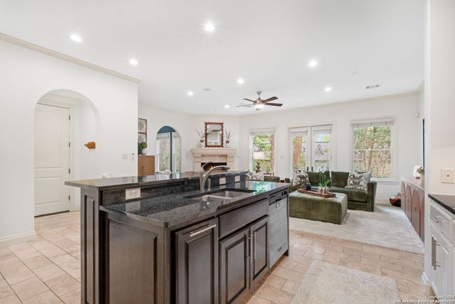 205 Hubbard St Apt 2, San Antonio, TX 78209