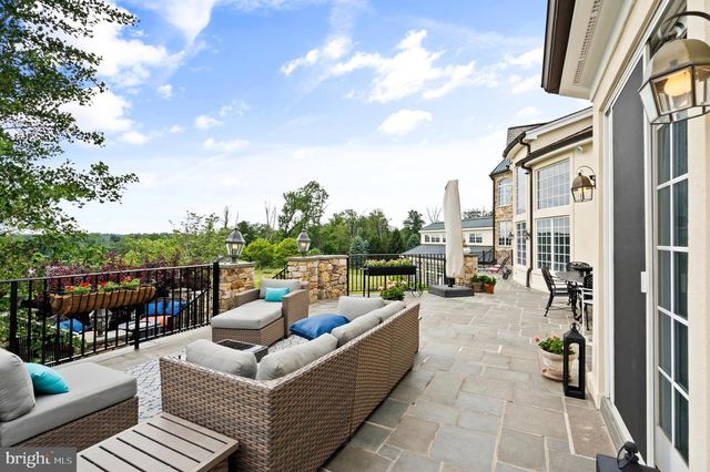 131 HARBOURTON WOODSVILLE RD, Lambertville, NJ 08530
