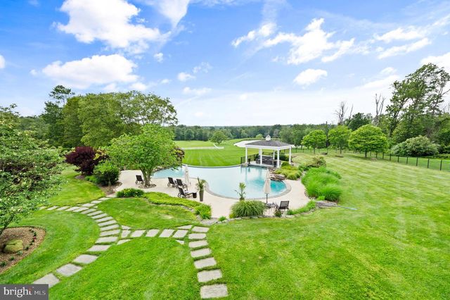131 HARBOURTON WOODSVILLE RD, Lambertville, NJ 08530
