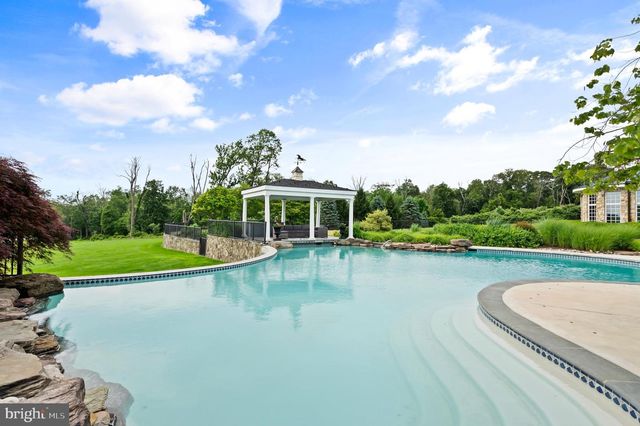 131 HARBOURTON WOODSVILLE RD, Lambertville, NJ 08530