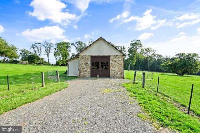131 HARBOURTON WOODSVILLE RD, Lambertville, NJ 08530