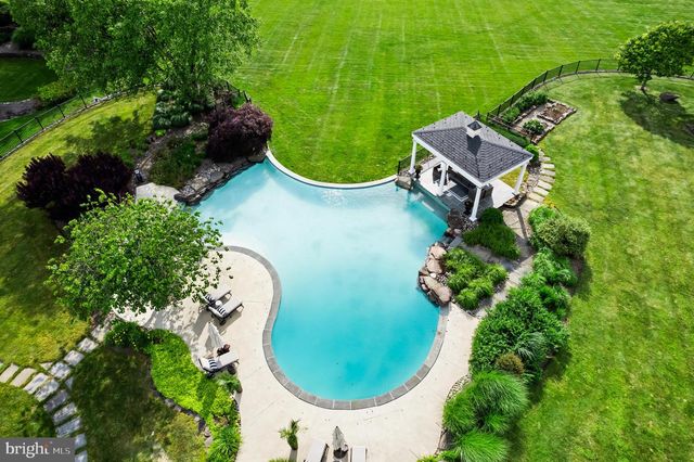 131 HARBOURTON WOODSVILLE RD, Lambertville, NJ 08530