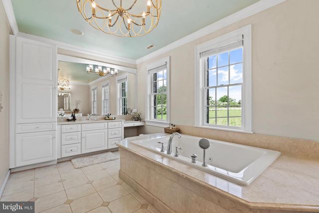 131 HARBOURTON WOODSVILLE RD, Lambertville, NJ 08530