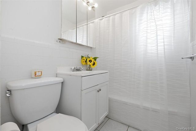 82-75 Langdale Street 103A, New Hyde Park, NY 11040