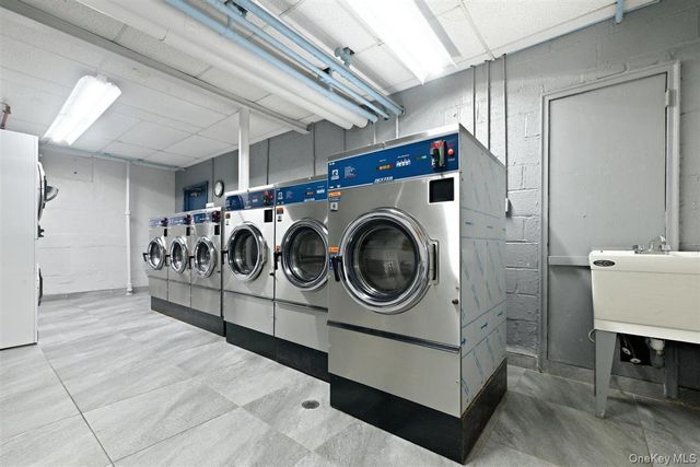 82-75 Langdale Street 103A, New Hyde Park, NY 11040