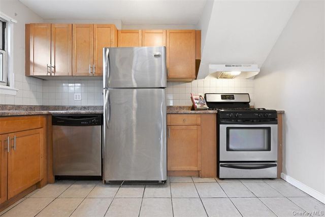 82-75 Langdale Street 103A, New Hyde Park, NY 11040