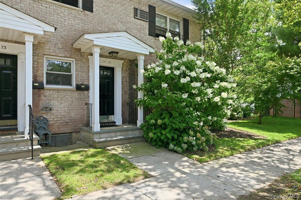 82-75 Langdale Street 103A, New Hyde Park, NY 11040