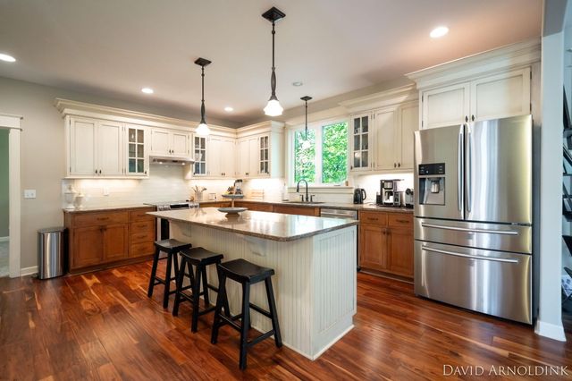 461 Island View Drive, Park Twp, MI 49424