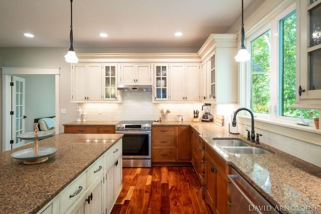 461 Island View Drive, Park Twp, MI 49424