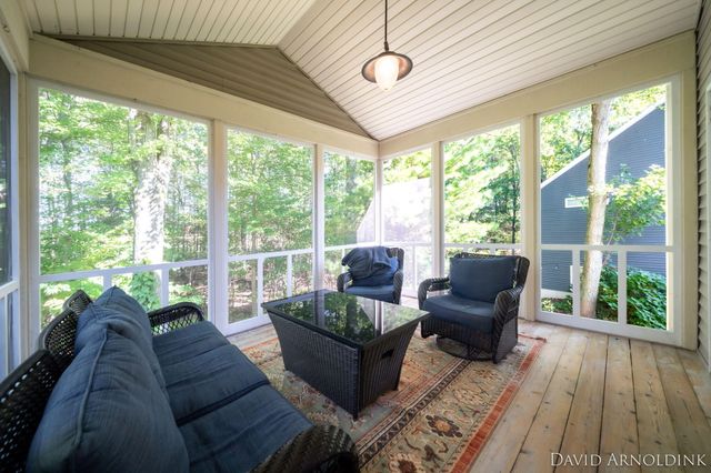 461 Island View Drive, Park Twp, MI 49424