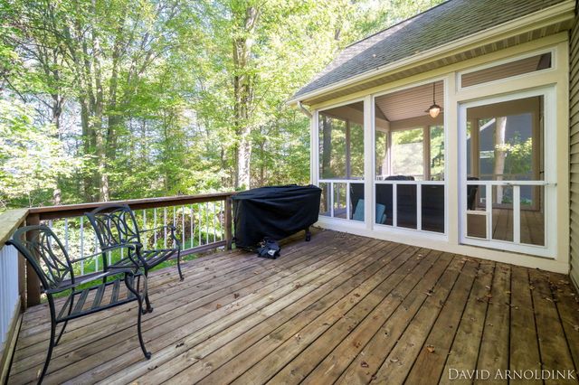 461 Island View Drive, Park Twp, MI 49424