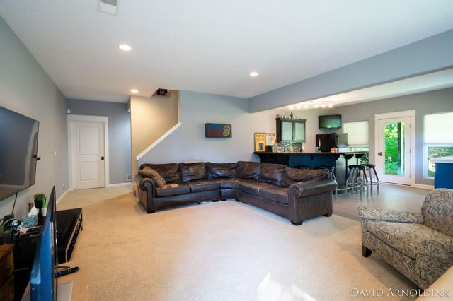 461 Island View Drive, Park Twp, MI 49424