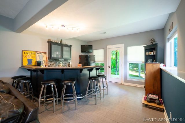 461 Island View Drive, Park Twp, MI 49424