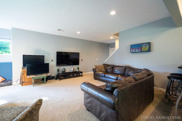 461 Island View Drive, Park Twp, MI 49424