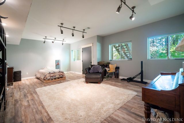 461 Island View Drive, Park Twp, MI 49424