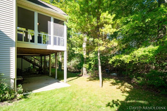 461 Island View Drive, Park Twp, MI 49424
