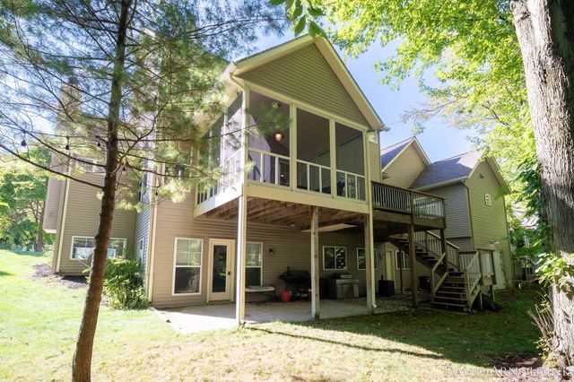 461 Island View Drive, Park Twp, MI 49424