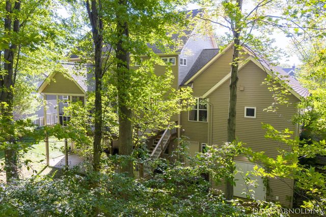 461 Island View Drive, Park Twp, MI 49424