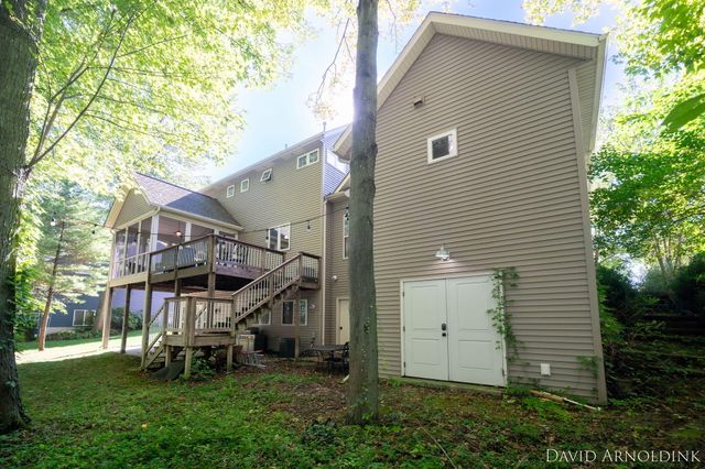 461 Island View Drive, Park Twp, MI 49424