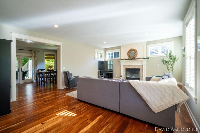 461 Island View Drive, Park Twp, MI 49424