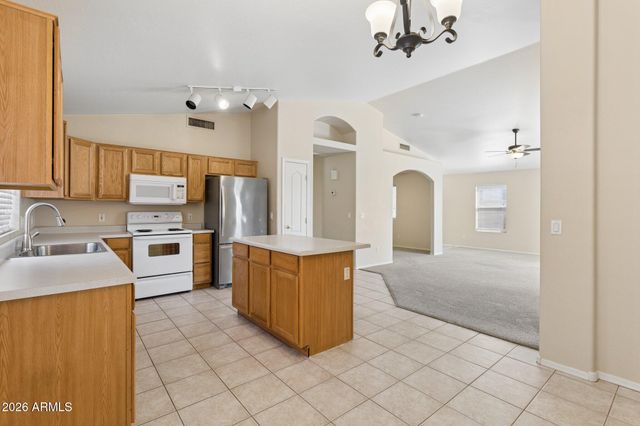 921 E MONTOYA Lane, Phoenix, AZ 85024