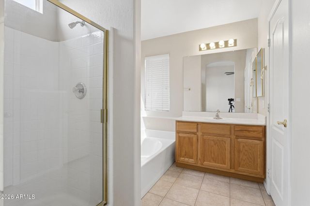 921 E MONTOYA Lane, Phoenix, AZ 85024