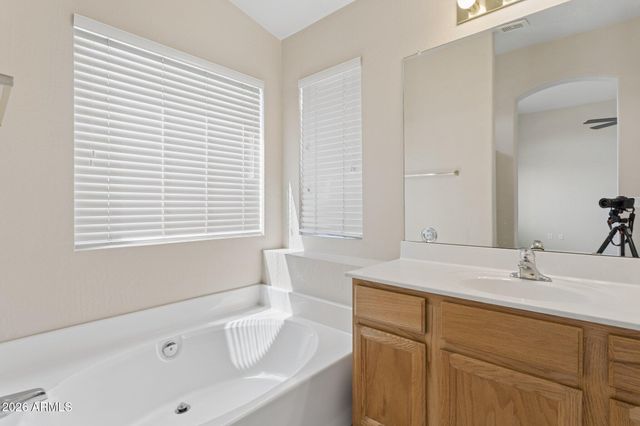 921 E MONTOYA Lane, Phoenix, AZ 85024