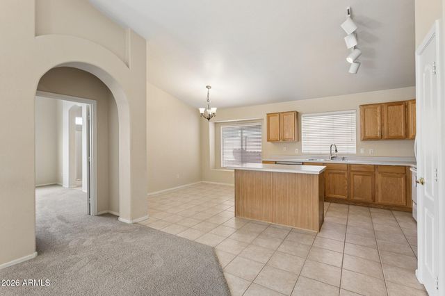 921 E MONTOYA Lane, Phoenix, AZ 85024