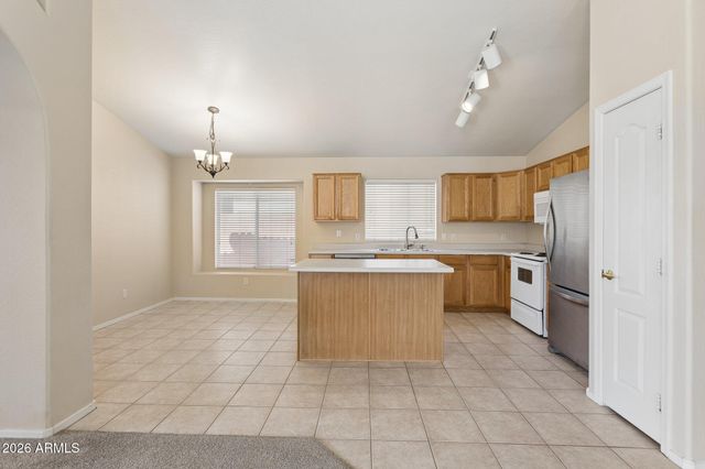 921 E MONTOYA Lane, Phoenix, AZ 85024