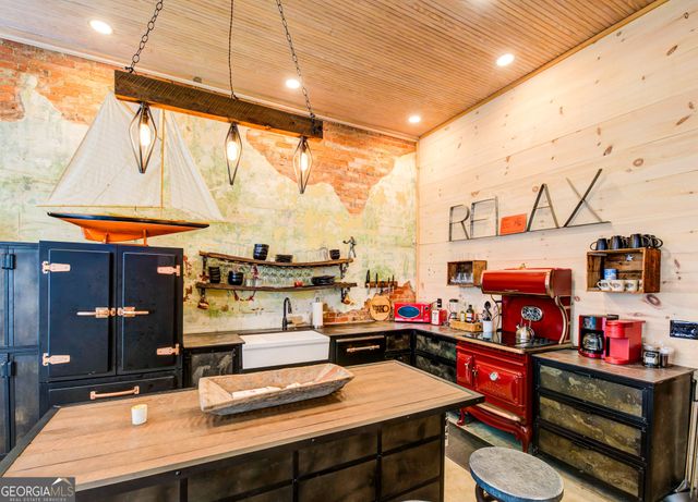 8512 Old 441 S, Lakemont, GA 30552