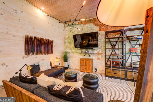 8512 Old 441 S, Lakemont, GA 30552