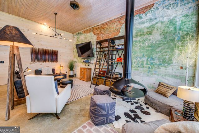 8512 Old 441 S, Lakemont, GA 30552