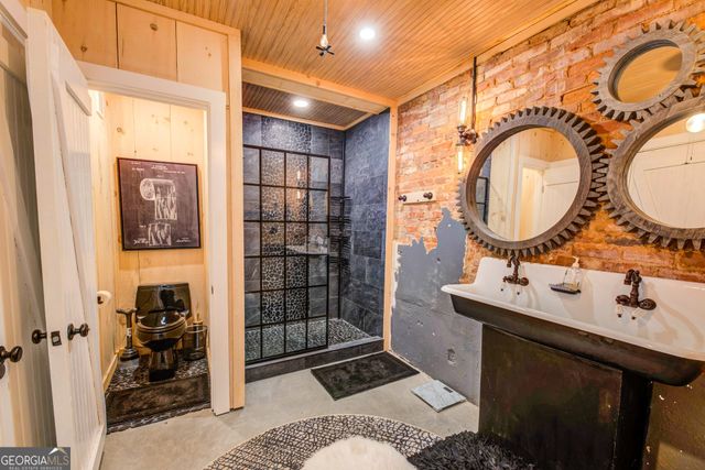 8512 Old 441 S, Lakemont, GA 30552