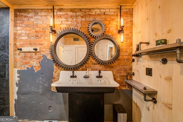 8512 Old 441 S, Lakemont, GA 30552