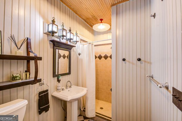 8512 Old 441 S, Lakemont, GA 30552