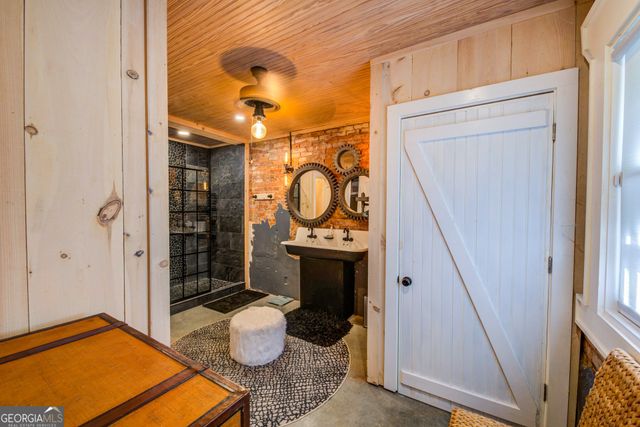 8512 Old 441 S, Lakemont, GA 30552