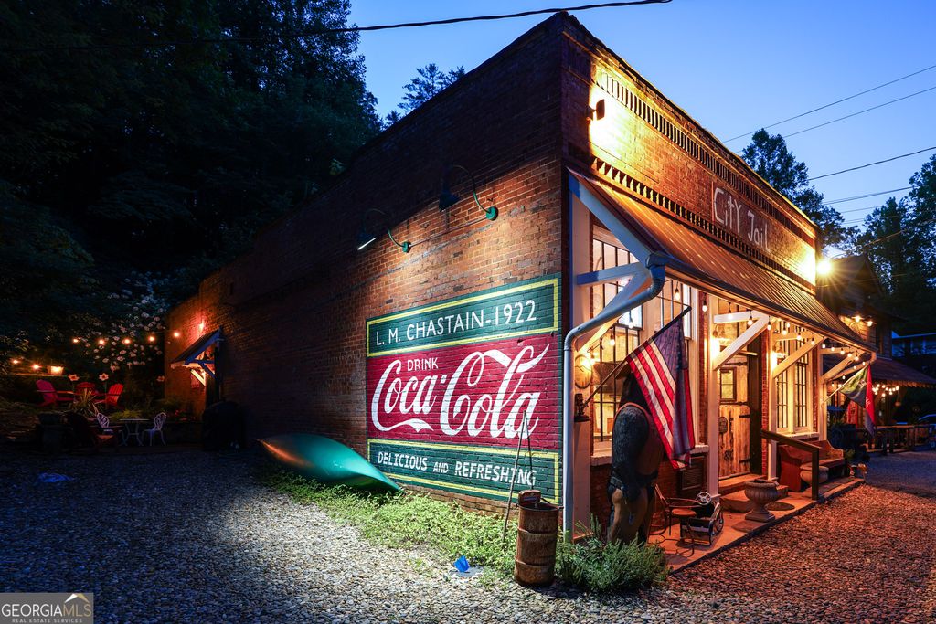 8512 Old 441 S, Lakemont, GA 30552