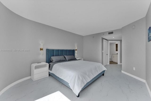 6365 Collins 3901, Miami Beach, FL 33141