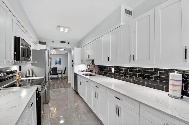 3640 Yacht Club Dr 410, Aventura, FL 33180