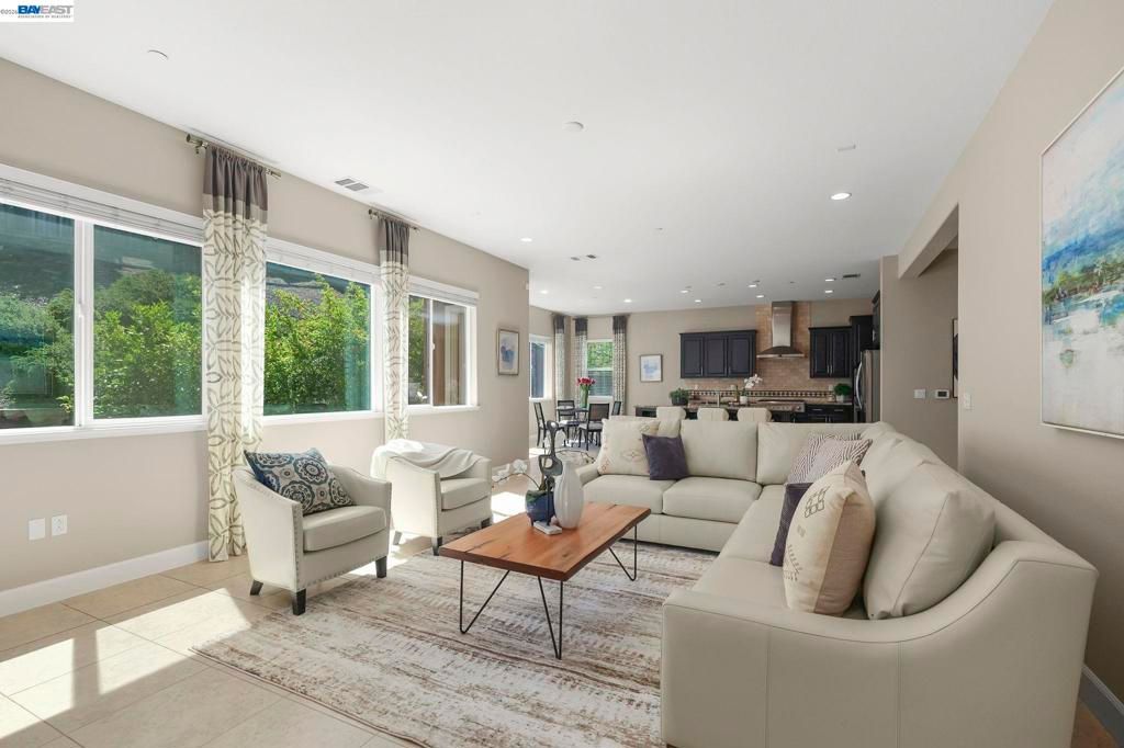 Image 11 of property listing at 4951 Campanille Ct, Dublin, CA 94568